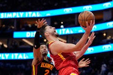 Sengun anota 29 puntos y Rockets siguen invictos al vencer 120-110 a Hawks