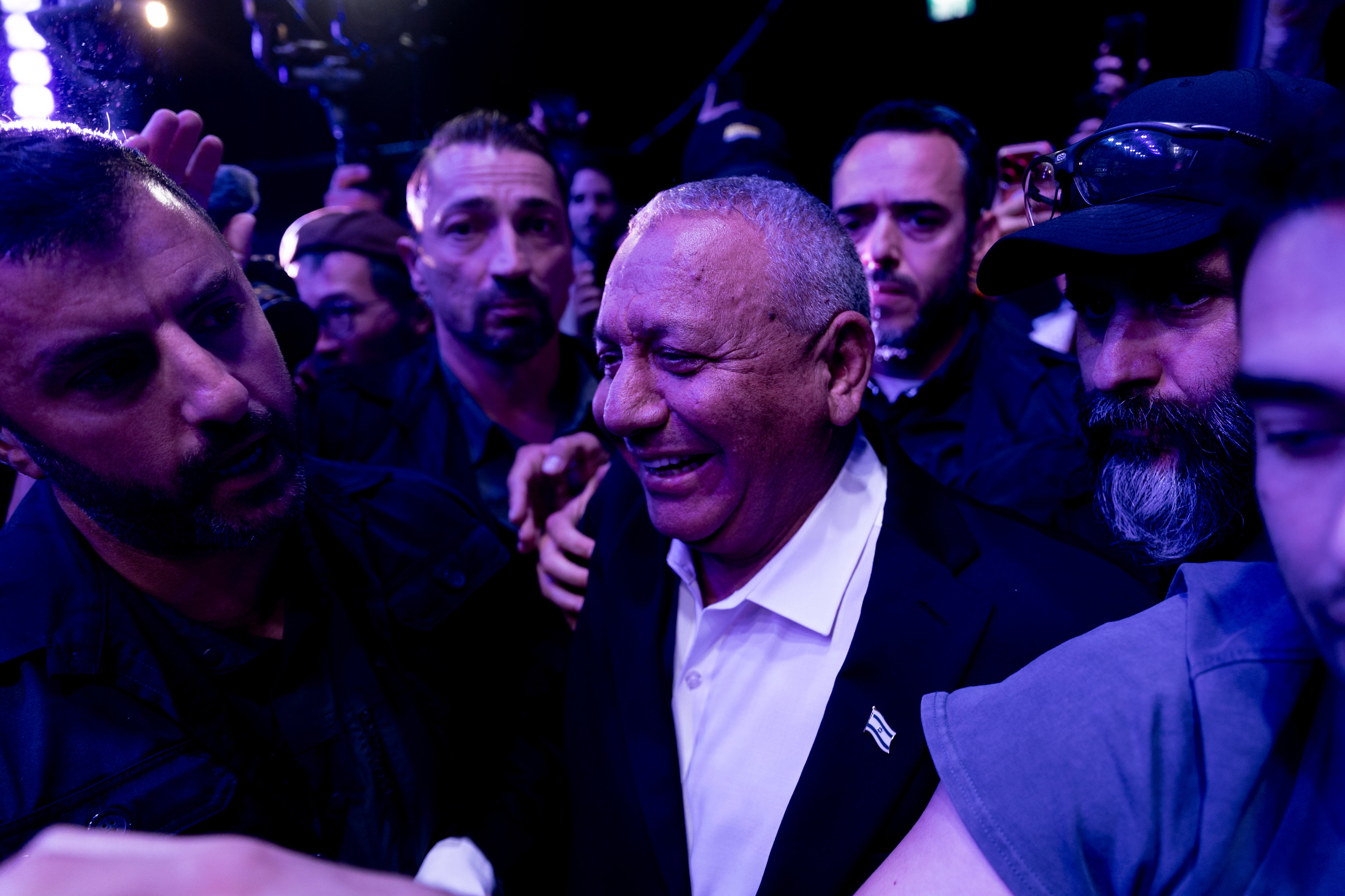 Gadi Eisenkot, líder del partido Yashar, se dirige a sus seguidores durante un acto de campaña