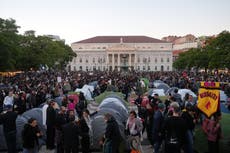 El Parlamento de Portugal debate gasto del gobierno mientras crecen protestas por vivienda