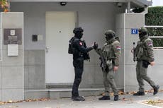 Policía serbia: atacante muere tras agredir a guarda frente a la embajada de Israel en Belgrado