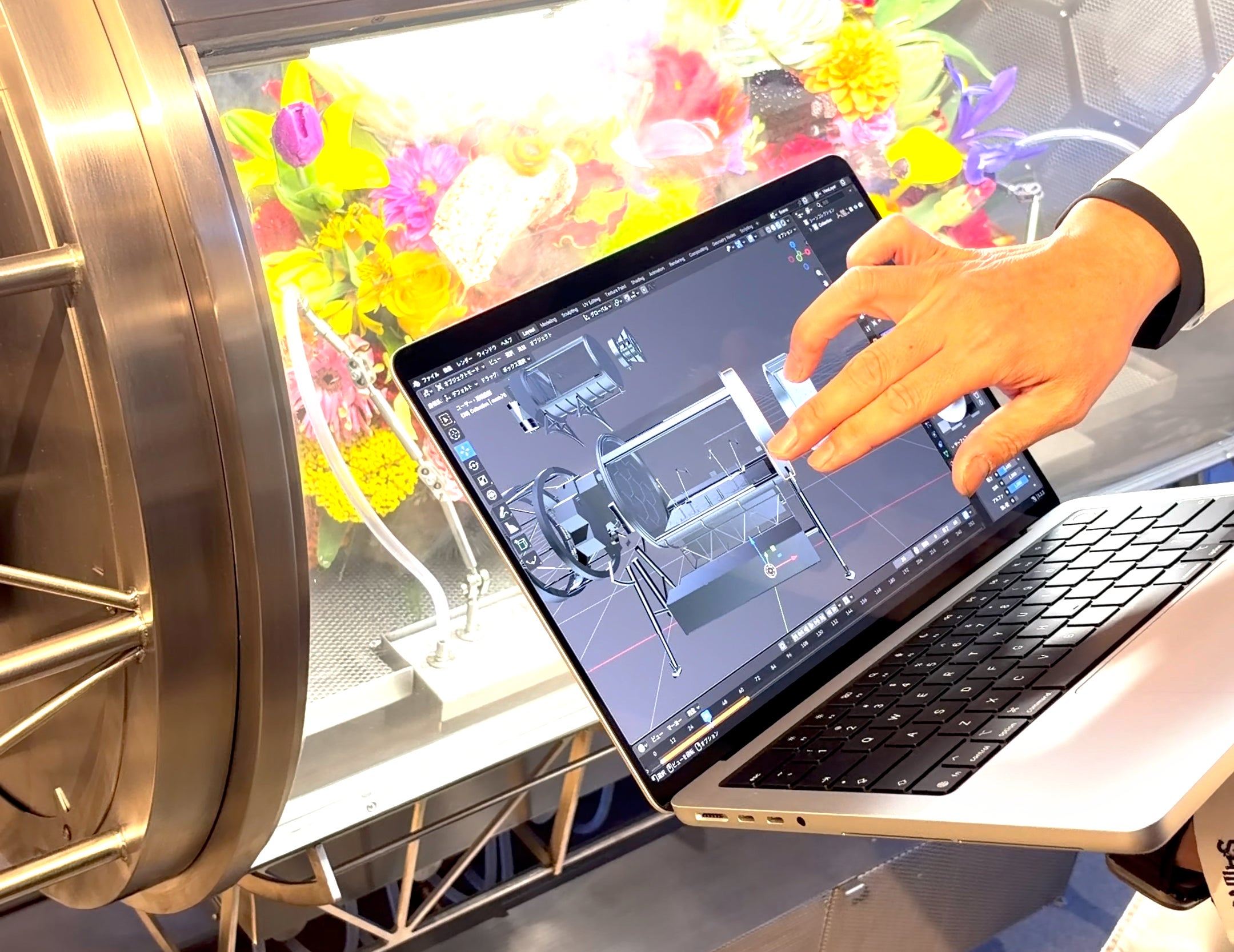 <p>La nueva MacBook Pro con pantalla PROLED XDR de Apple en su evento de presentación</p>