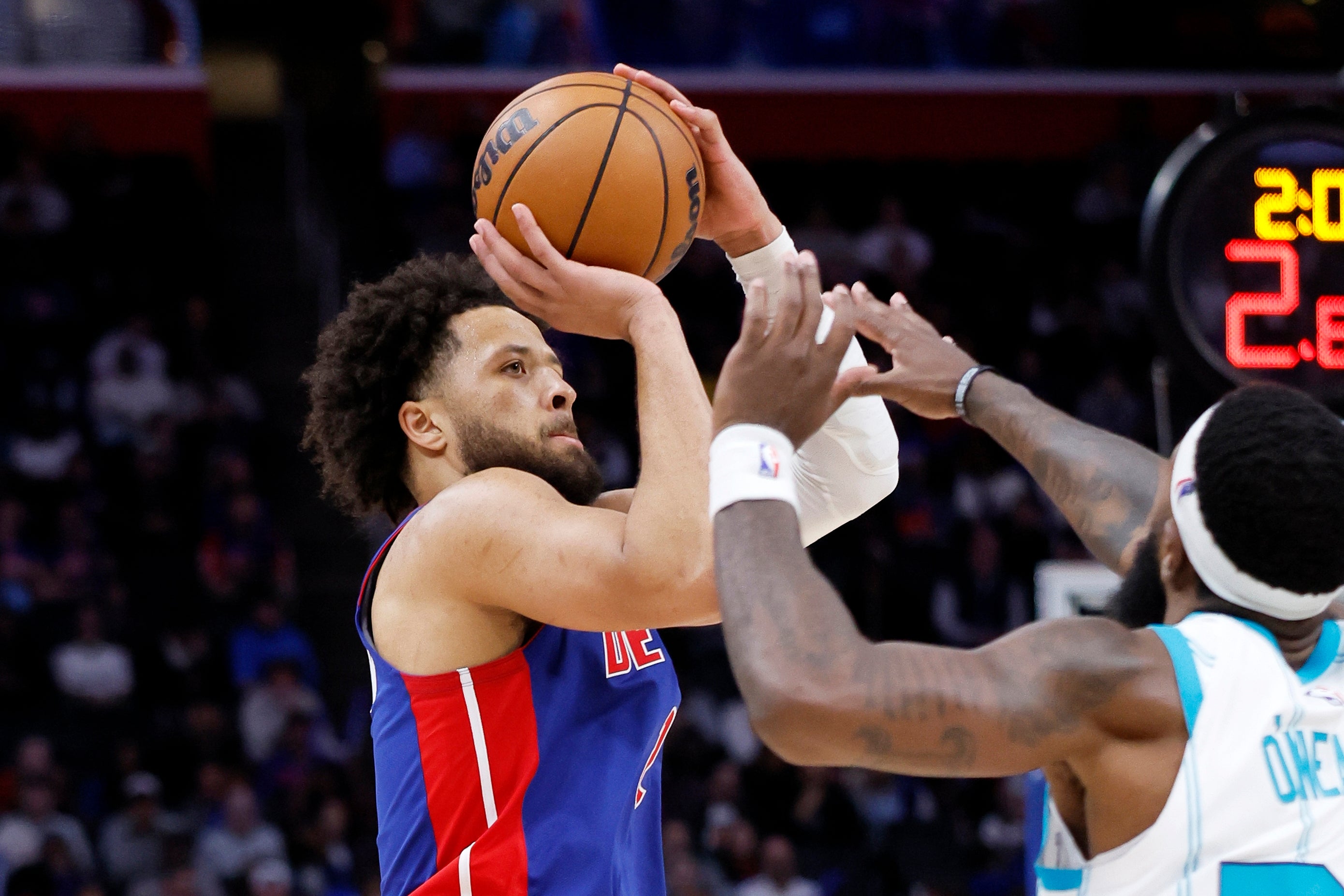 HORNETS-PISTONS