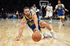 Curry anota 44 puntos y los Warriors aguantan para vencer a Timberwolves 119-114