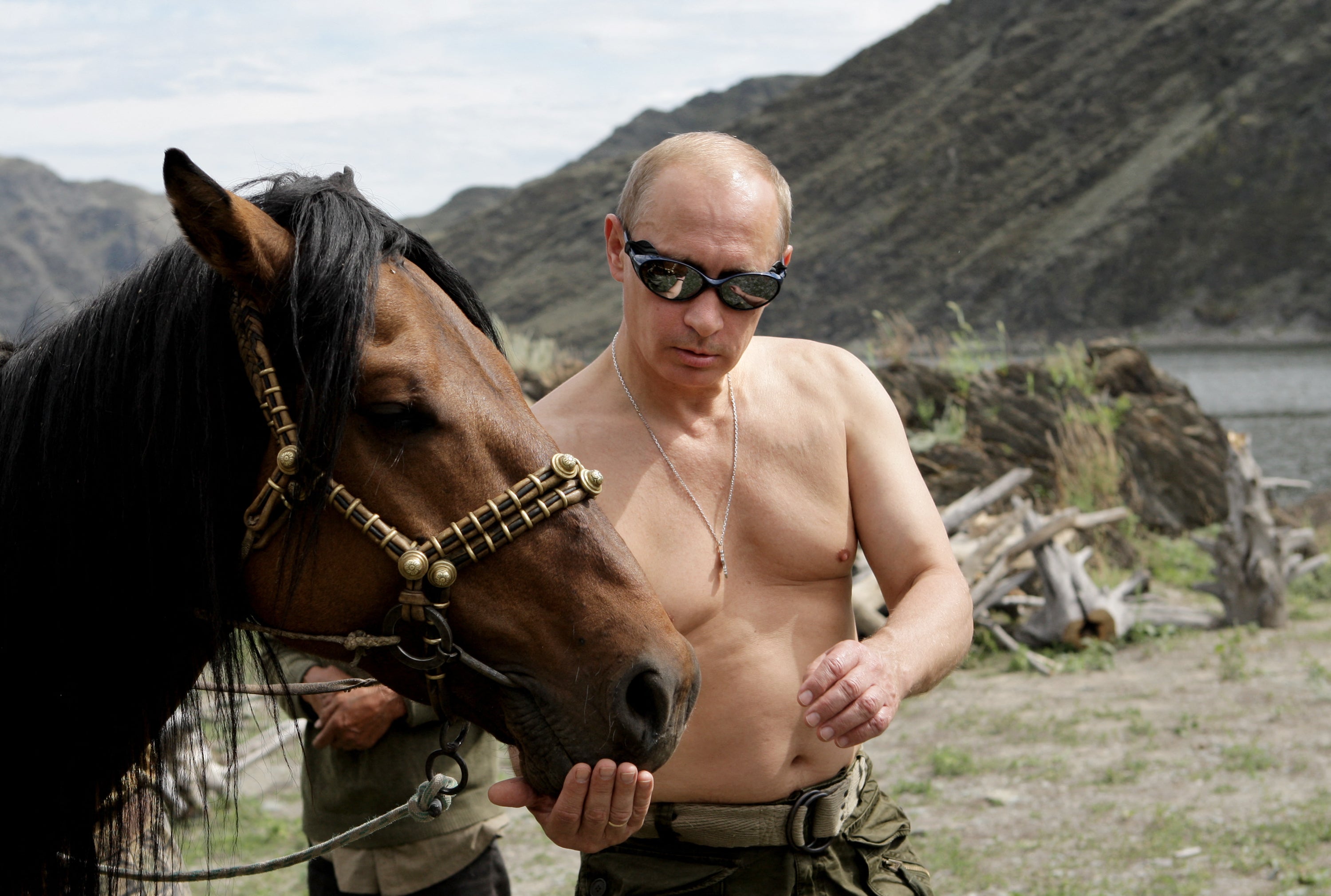 Putin apareció a menudo en fotografías como esta para contribuir a forjar su imagen