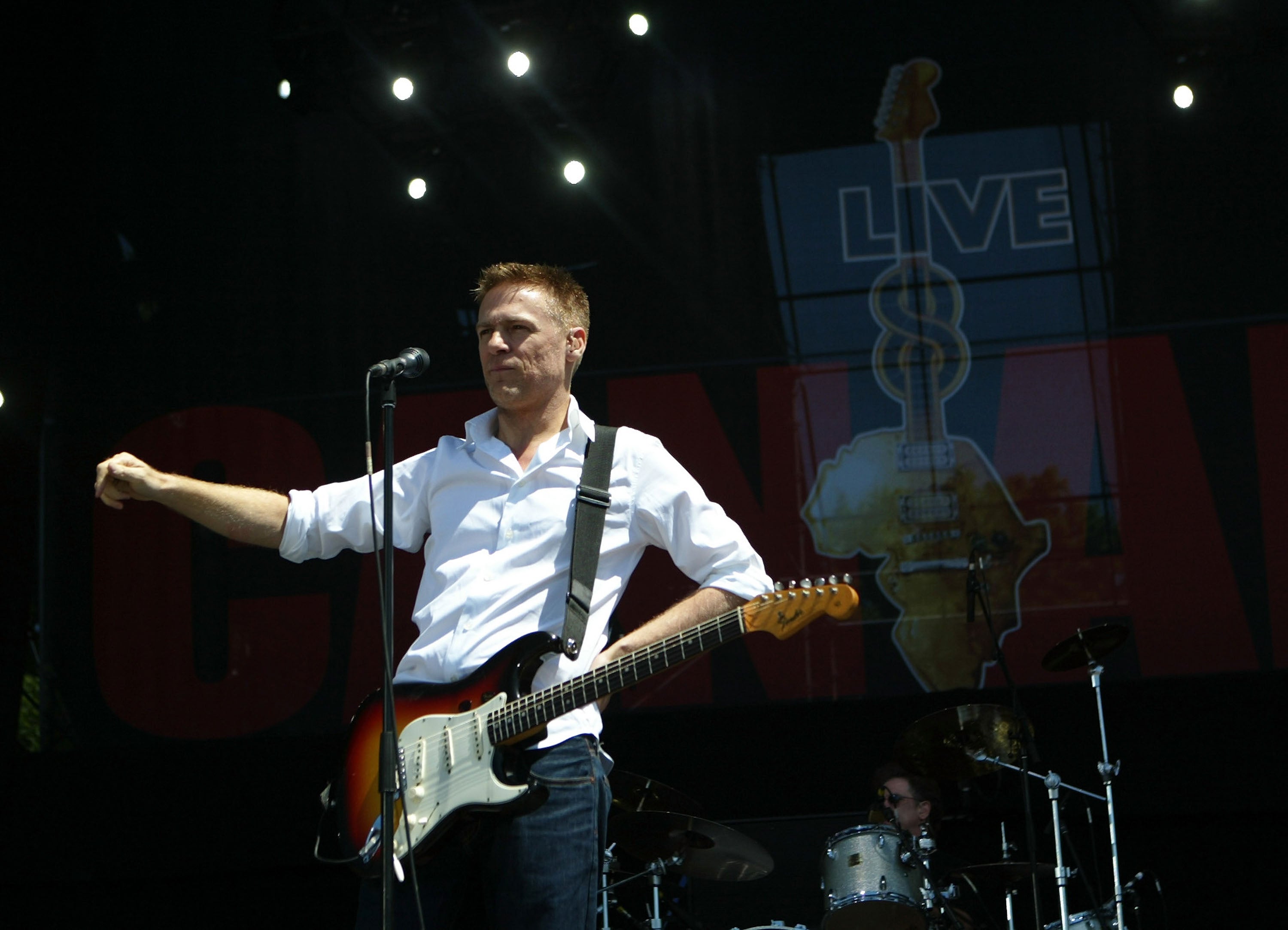 Bryan Adams, de 66 años, ha vendido más de 75 millones de discos y sencillos. En la imagen, el cantante durante su actuación en ‘Live 8 Canada’, el 2 de julio de 2005, en Barrie, Ontario, Canadá