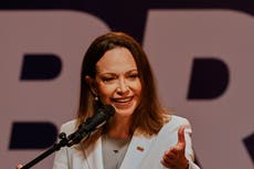 Machado pone foco en transición democrática en Venezuela y niega contacto con presidenta encargada
