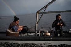 En el sur de Chile, habitantes impulsan proteger el mar, perjudicado por la piscicultura de salmón