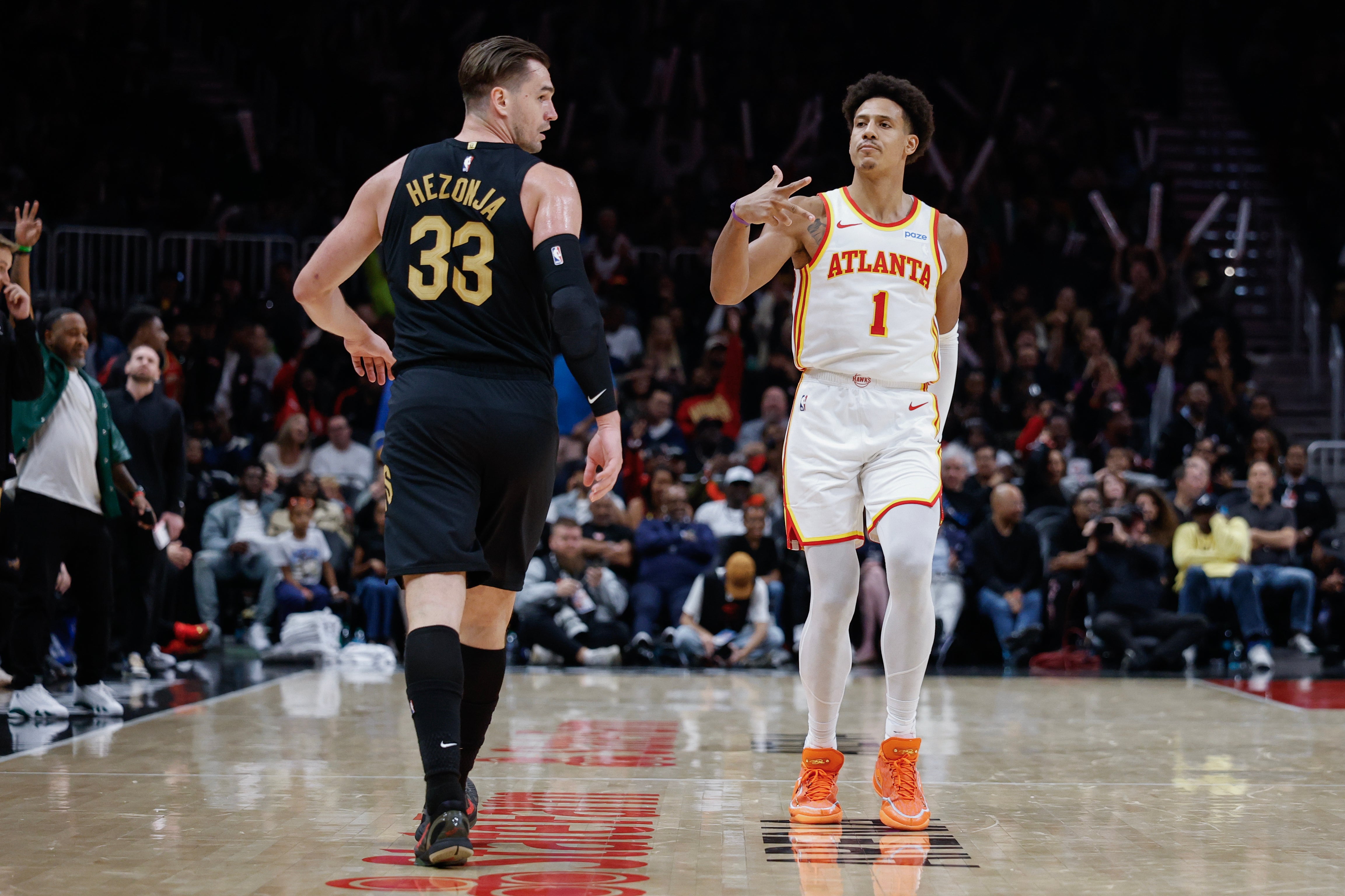 Okongwu logra 29 puntos y 12 rebotes para que Hawks venzan a Cavs por 114-111