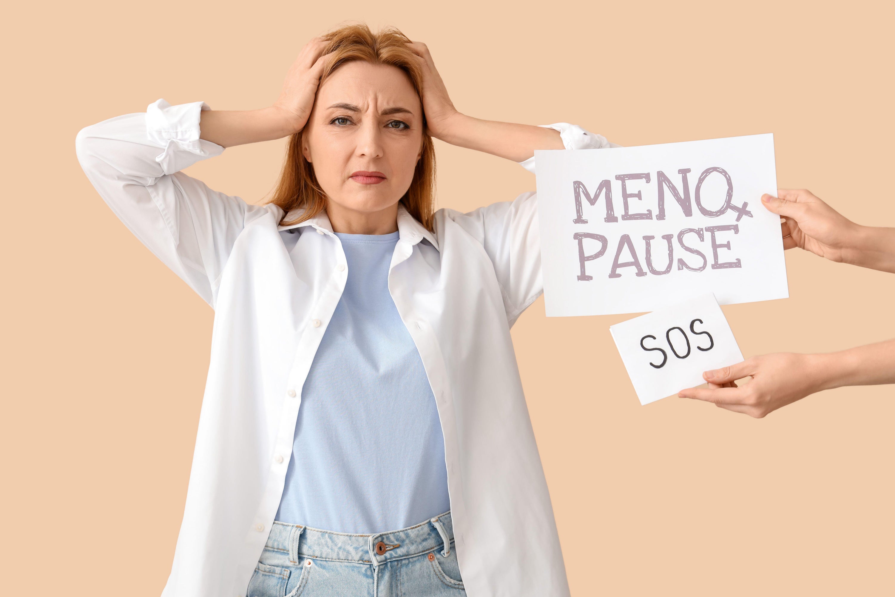 Otros síntomas de la menopausia que alteran el sueño también podrían contribuir a la aparición de niebla mental