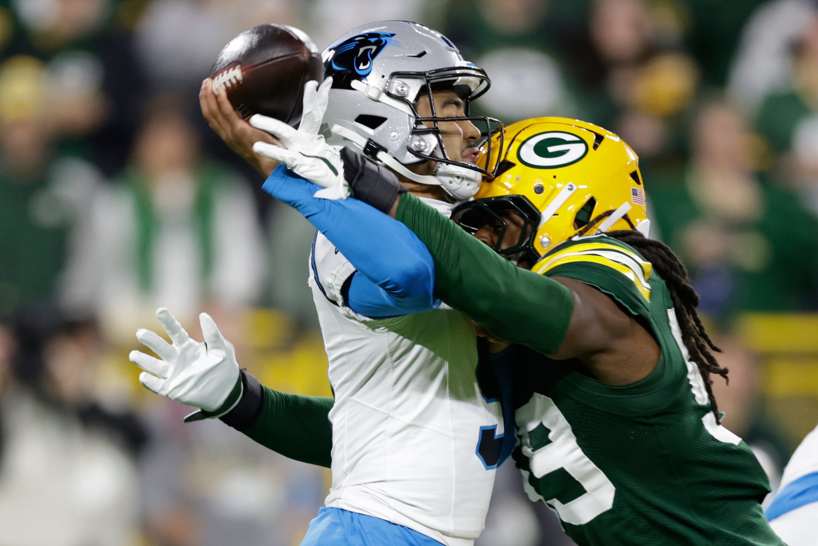 Dominio defensivo permite a Packers compensar sus debilidades en otras áreas