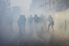 Francia se encamina al tercer fin de semana de protestas mientras marchas juveniles recorren Europa