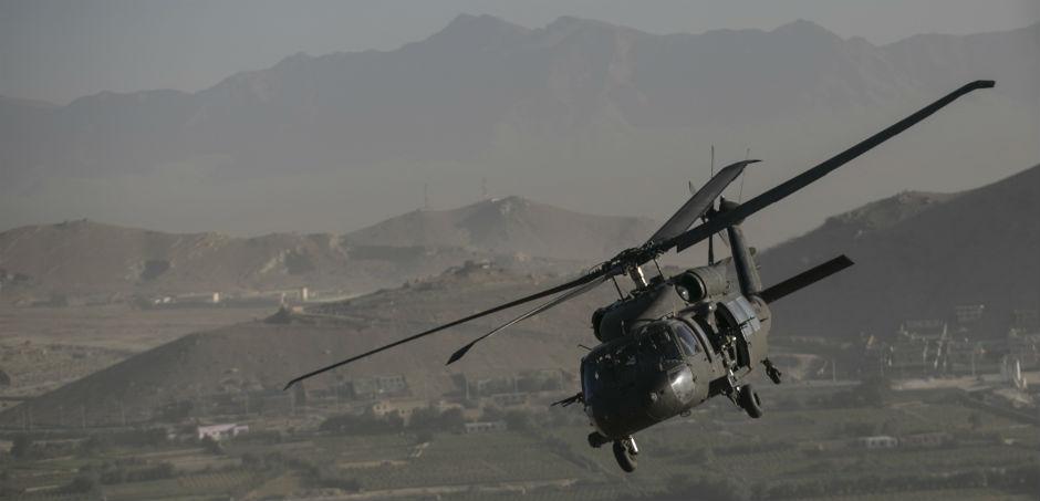 Un helicóptero Black Hawk cerca de Kabul, Afganistán.