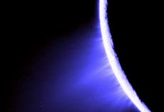 Importante hallazgo en una luna de Saturno aumenta esperanza de encontrar vida alienígena cerca de la Tierra
