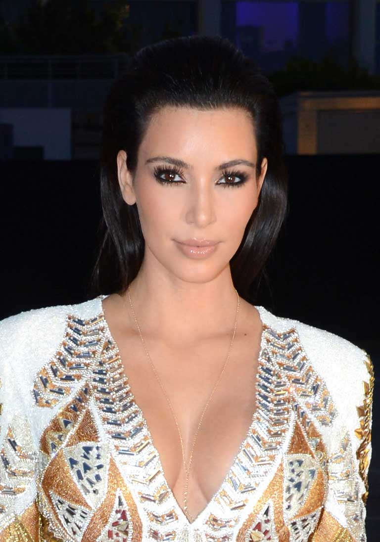 Kim Kardashian dice que cree que la pandemia de coronavirus se produjo porque el planeta "necesitaba un descanso".