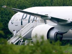 Aerolínea confiscará pasaportes de tripulación de cabina luego de que el segundo asistente de vuelo desapareciera durante la escala
