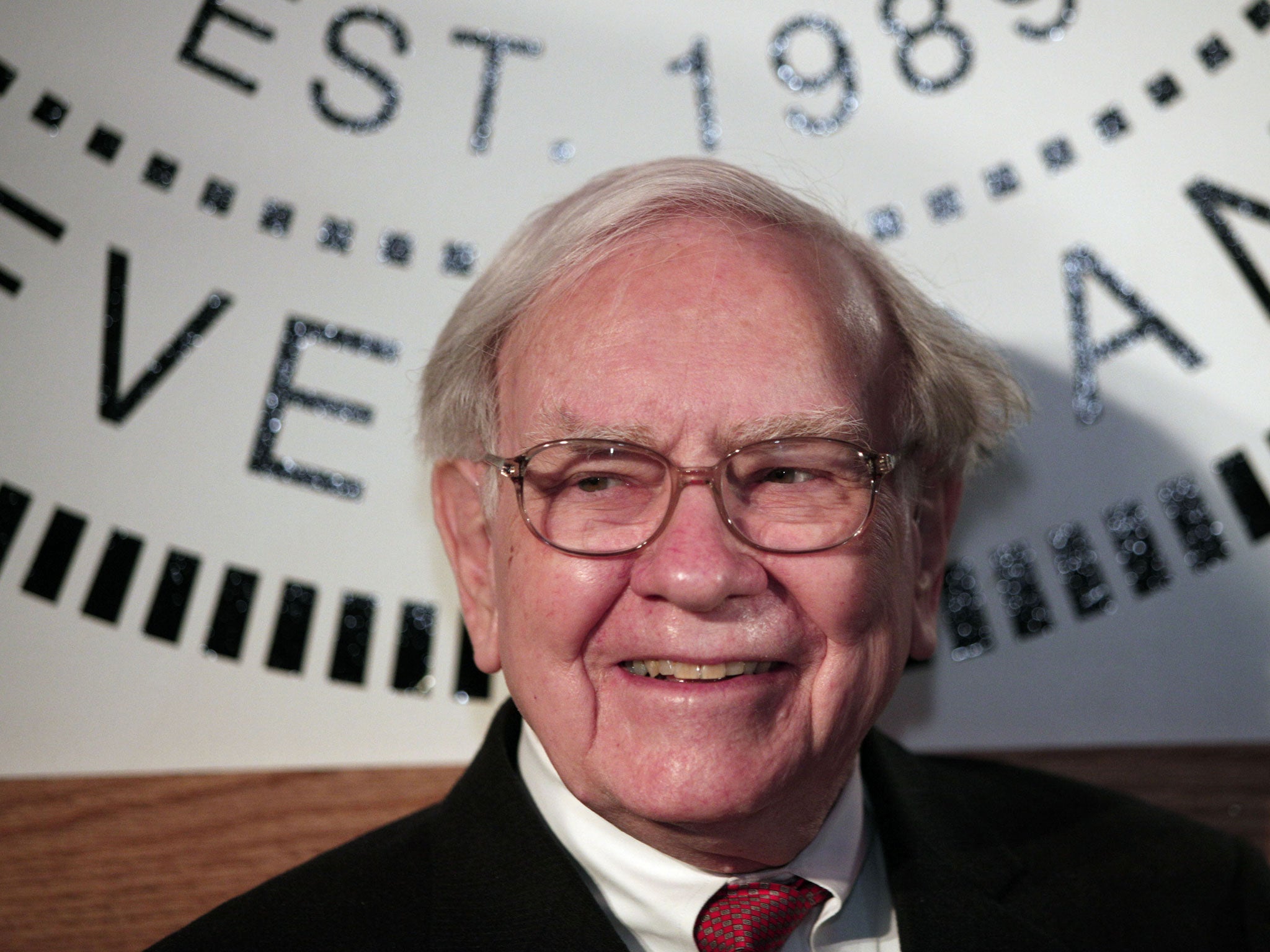 Warren Buffett, $72,7 mil millones, inversiones Berkshire Hathaway (EEUU)