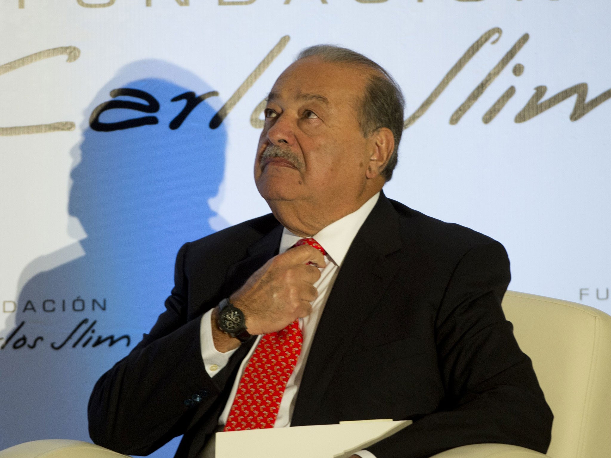 Carlos Slim Helu y familia, $77,1 mil millones, telecomunicaciones (México)