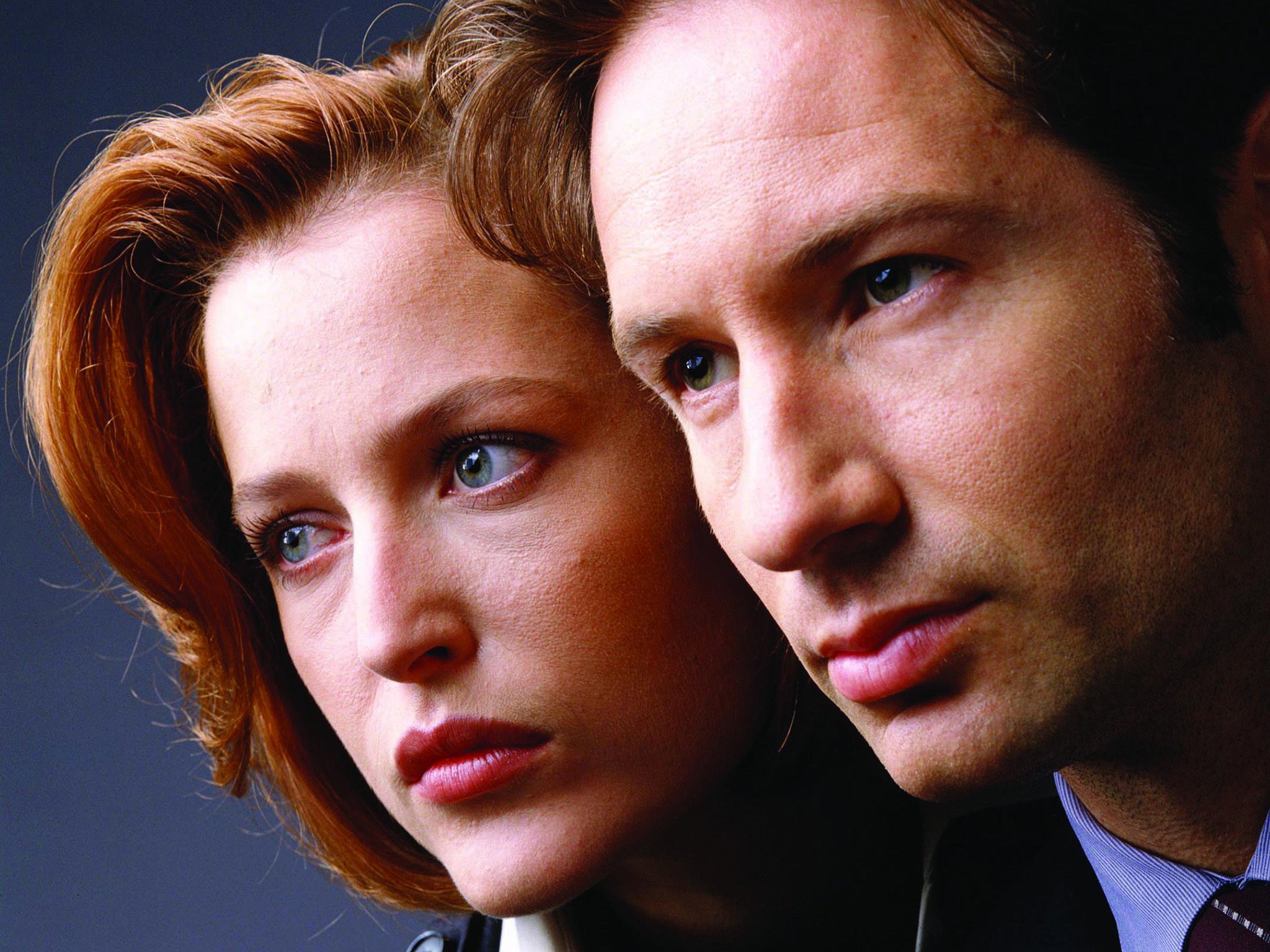 Gillian Anderson y David Duchovny en The X-Files