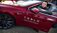 Elon Musk arremete contra Bill Gates por su crítica a los carros eléctricos
