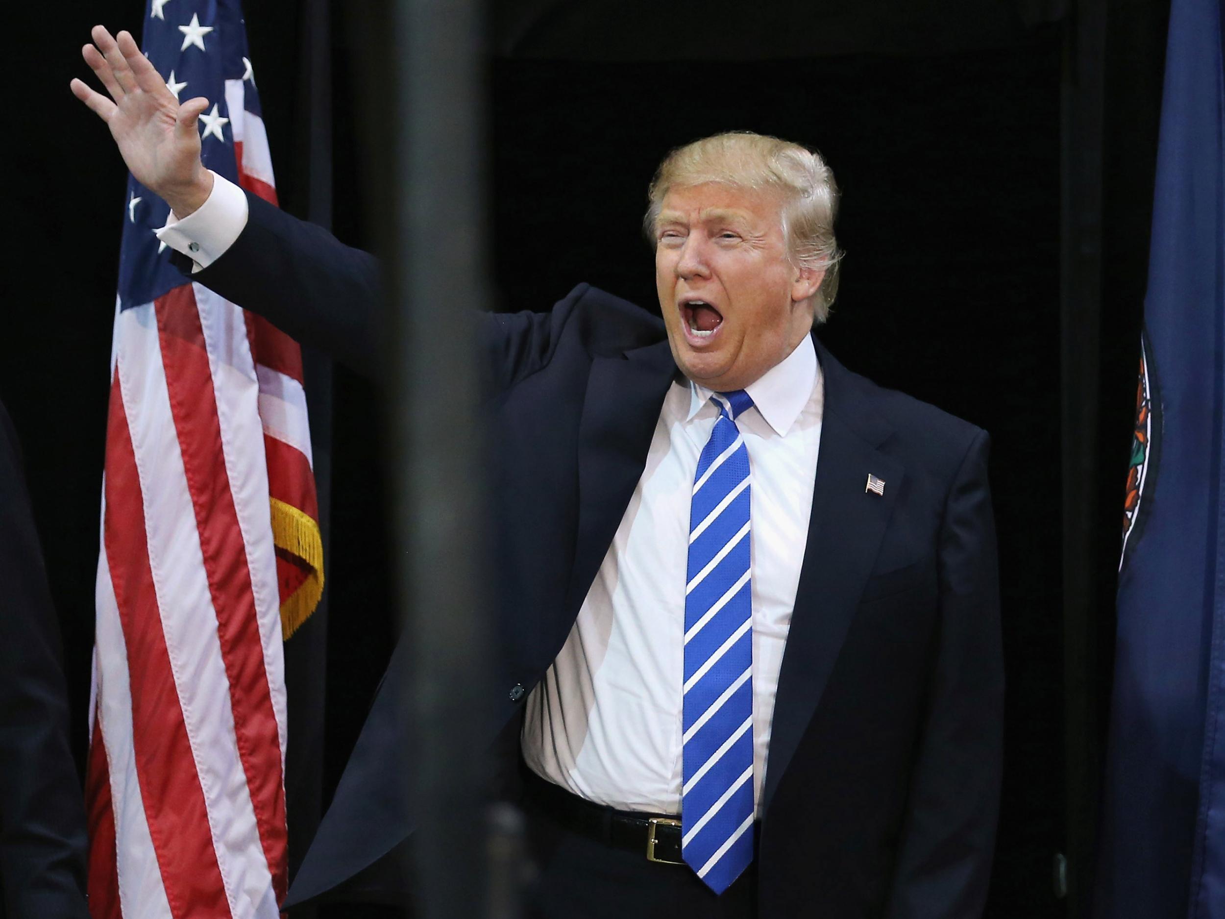 Trump pide a EE.UU. que coloque banderas chinas en aviones de combate para “bombardear Rusia” 