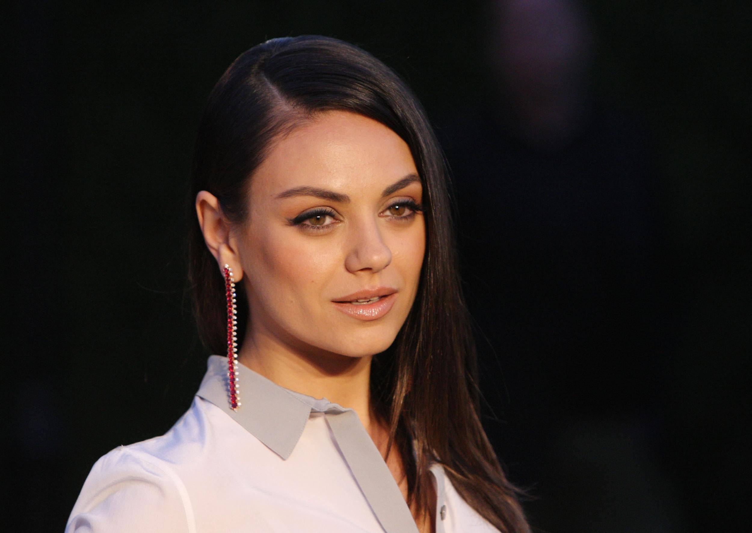 Mila Kunis explica por qué solía decir que era rusa y no ucraniana