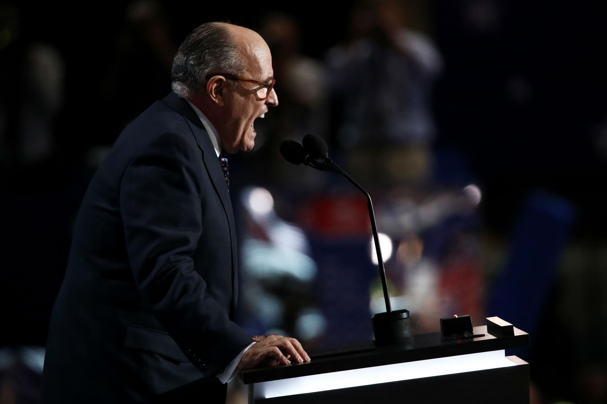 Rusia usó a Giuliani para dar información errónea a Trump