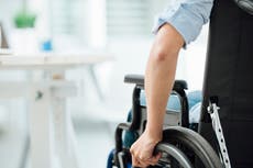 Nueva esperanza para la esclerosis múltiple: Científicos “revierten los síntomas” con trasplante de células