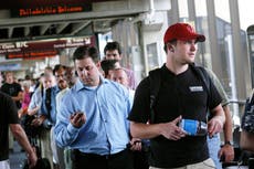COVID: Millones de ciudadanos llenan los aeropuertos en Estados Unidos