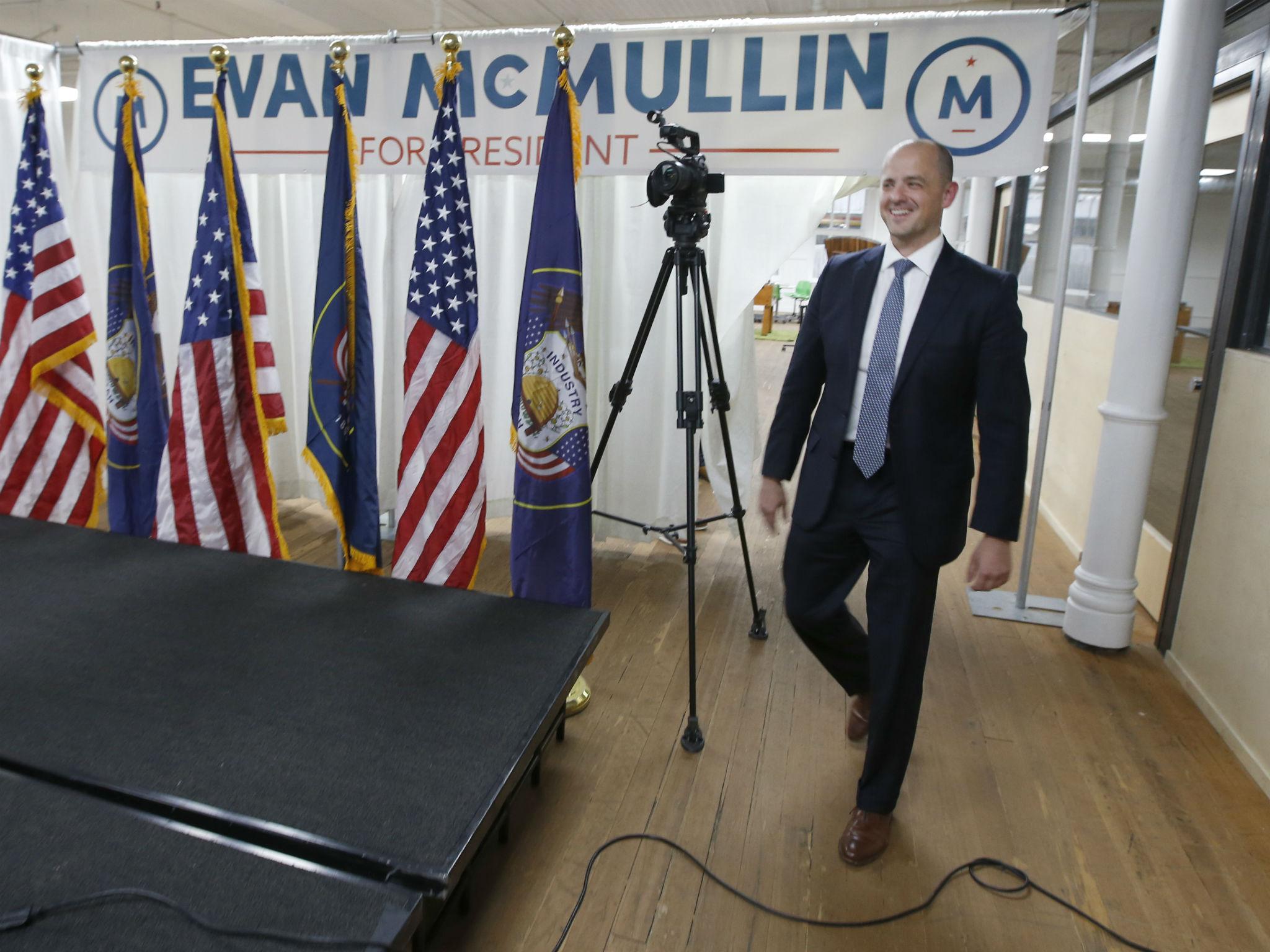 McMullin lanzó su candidatura hace unos meses al sentirse repelido por la retórica “intolerante” de Trump