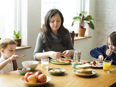 Por qué los padres creen que es importante comer juntos con sus hijos