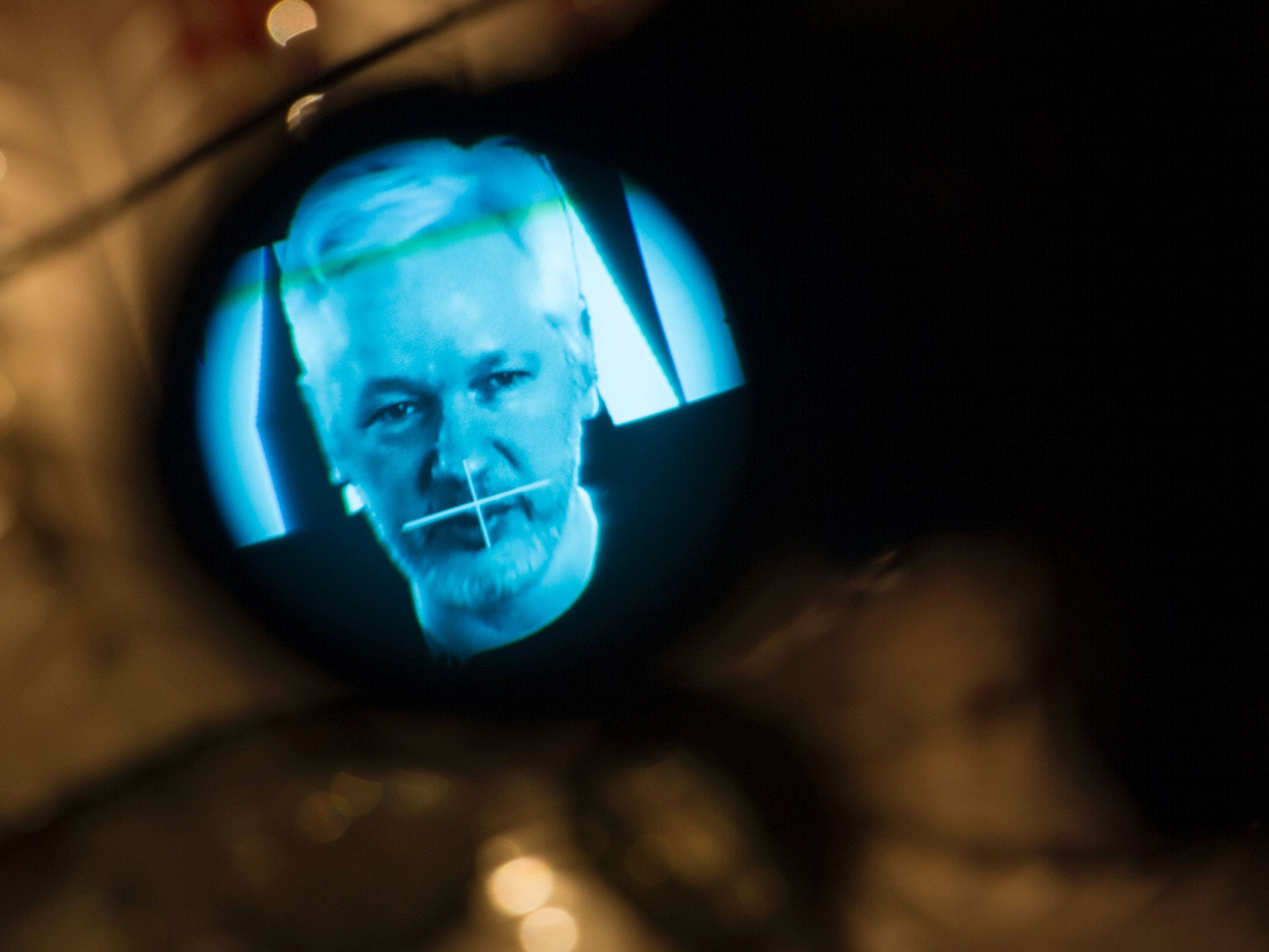 Trump niega informe que consideró asesinar a Julian Assange