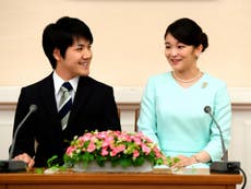 El novio de la universidad de la princesa Mako llega a Japón para casarse