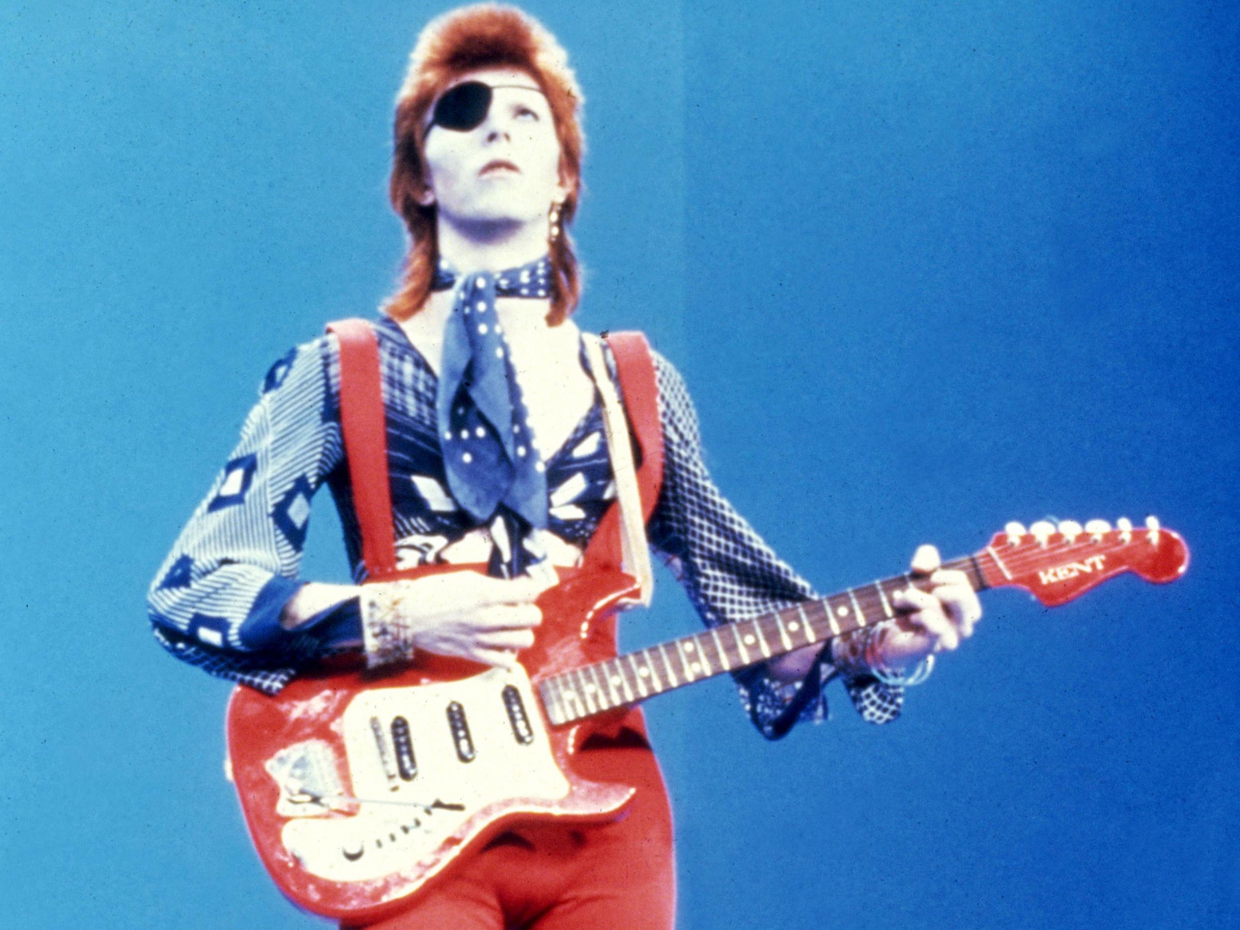 Prueba pictórica de que Ziggy sí tocaba la guitarra