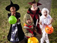 Escuela cancela desfile de Halloween porque el evento “margina a las personas de color”