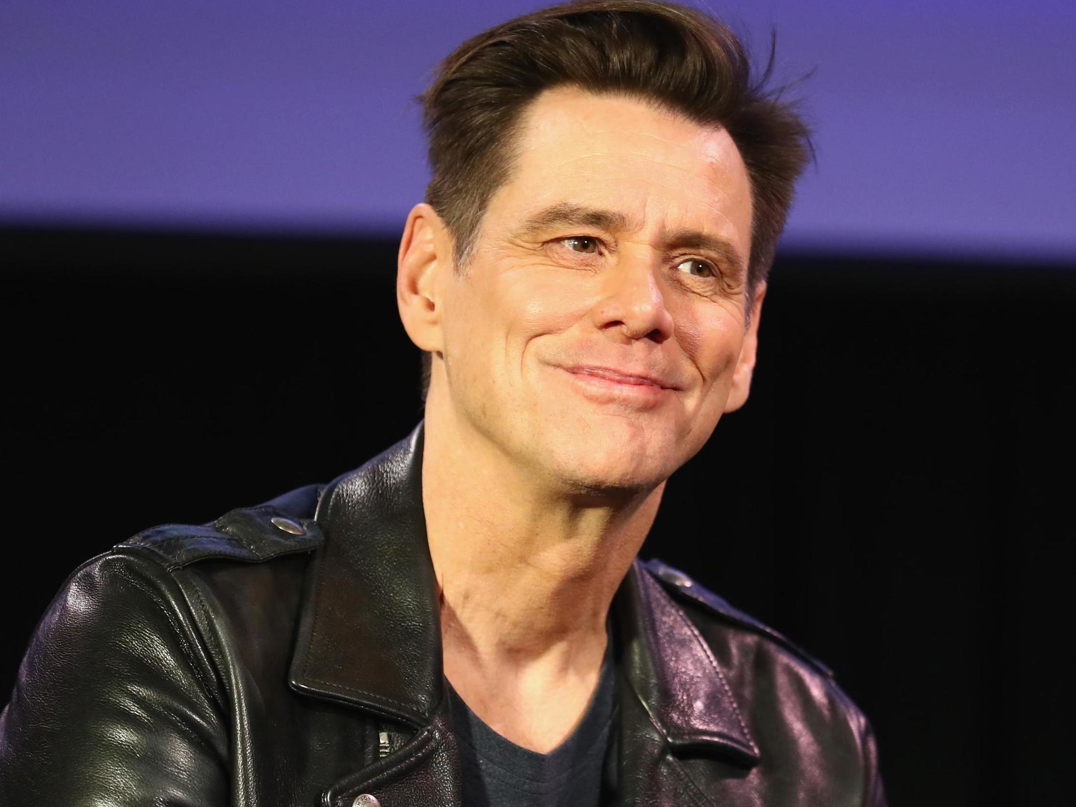 Jim Carrey llama a Trump ‘un estafador burgués de Nueva York’
