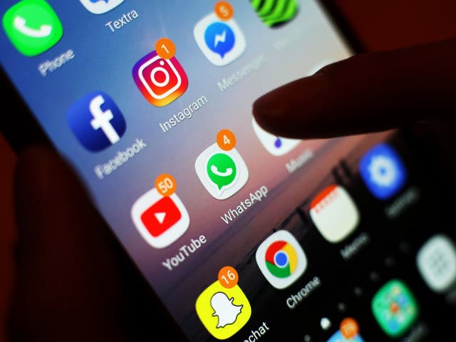 <p>Using a mobile phone at the dinner table is considered rude by those who were polled</p>