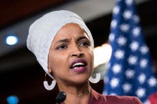 Ilhan Omar tacha de “vergonzoso e inaceptable” que Biden continúe construyendo el muro de Trump