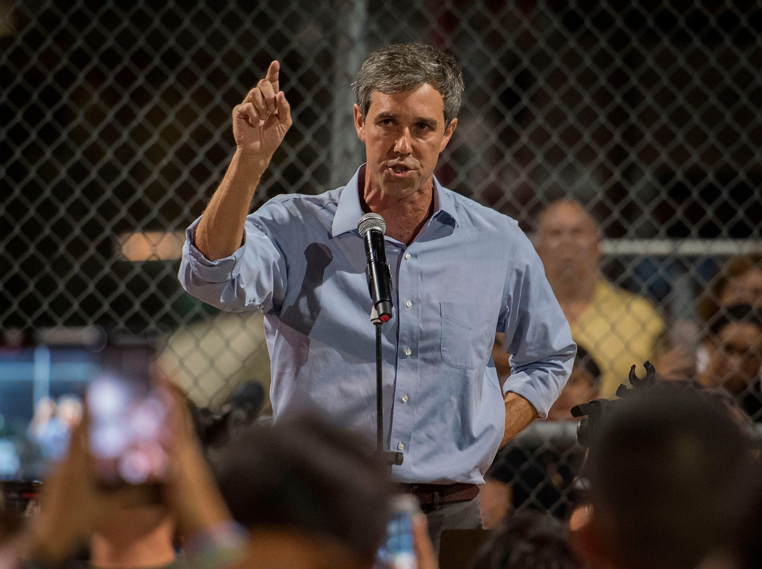 Excongresista Beto O’Rourke insinúa una campaña para gobernador de Texas mientras el Partido Republicano prepara recortes al derecho al voto