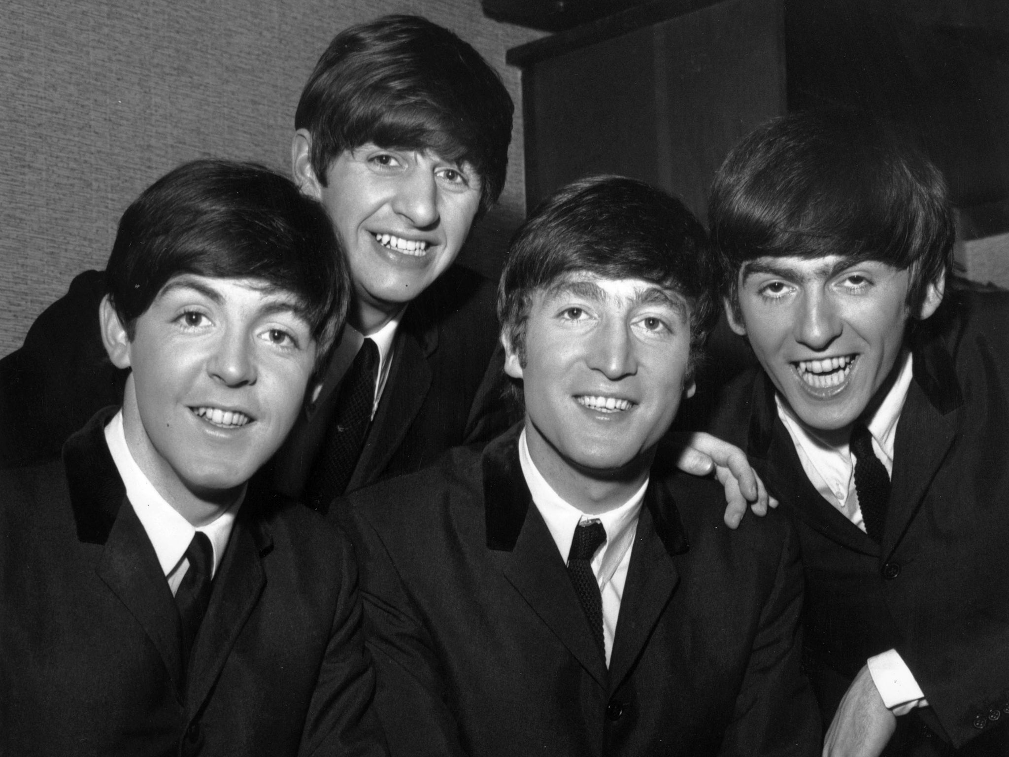 <p>Genio en el trabajo: (desde la izquierda) Paul McCartney, Ringo Starr, John Lennon y George Harrison en 1964</p>