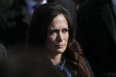 Melania critica a la ex secretaria de prensa por “falsedad y traición”