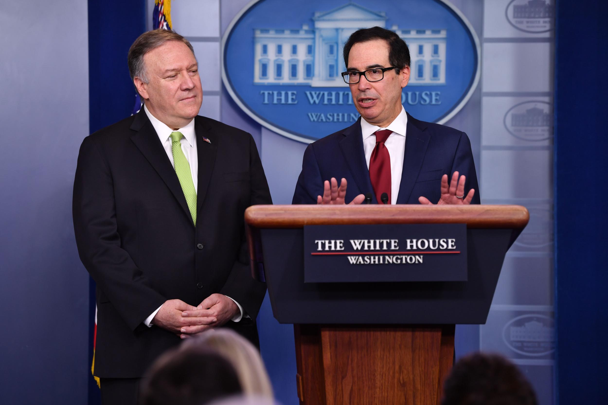 El secretario de Estado, Mike Pompeo, y el secretario del Tesoro, Steve Mnuchin, anuncian sanciones contra ocho altos funcionarios iraníes