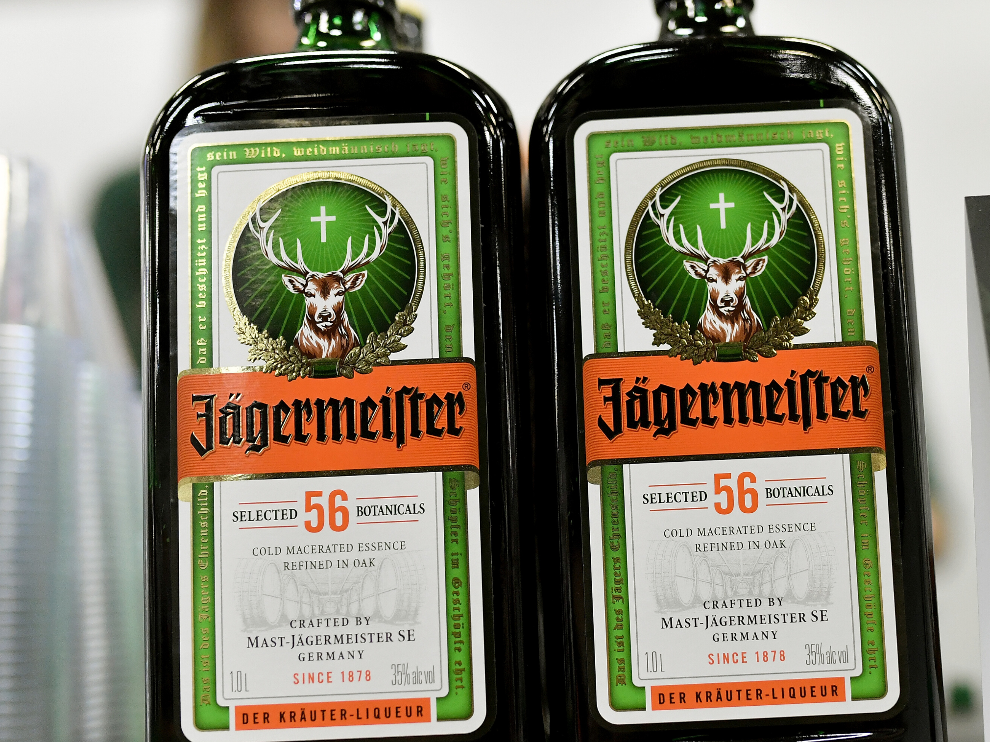 El Jagermeister es un licor digestivo que tiene un volumen de 35 por ciento de alcohol