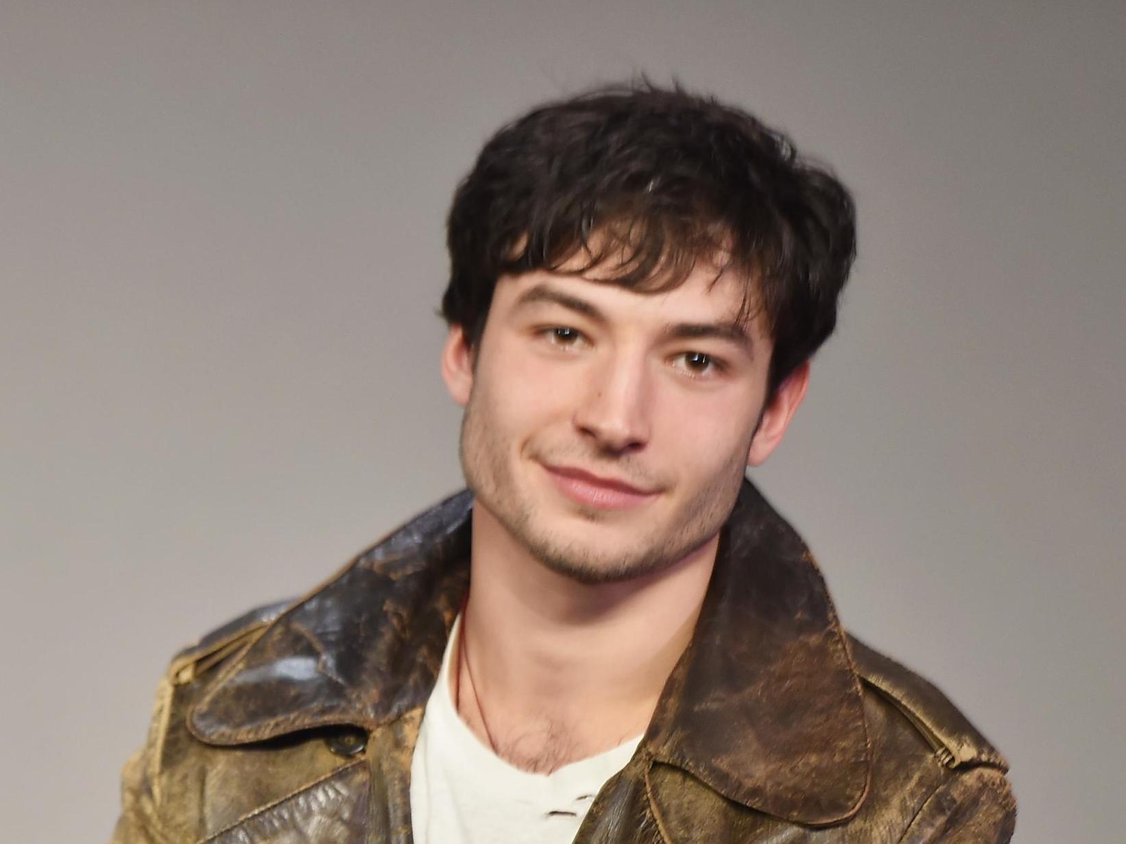 Ezra Miller: Pareja de Hawái afirma que actor “irrumpió” en su habitación y los “amenazó”
