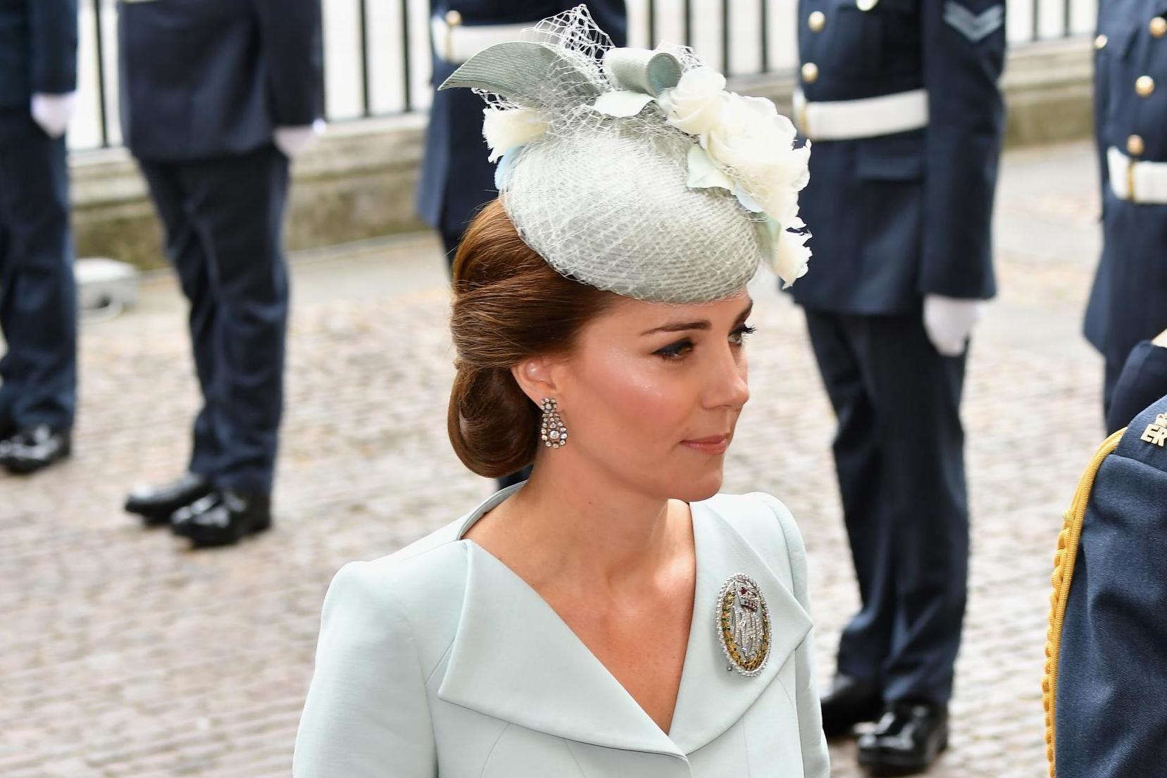 La duquesa de Cambridge a menudo usa una red en el cabello