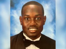 Veredicto de Ahmaud Arbery: Tres hombres blancos culpables de asesinar a corredor afroamericano en Georgia