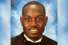 Ahmaud Arbery: Indignación a medida que avanza el caso a pesar de que el juez admite una 'discriminación intencional' por un jurado negro