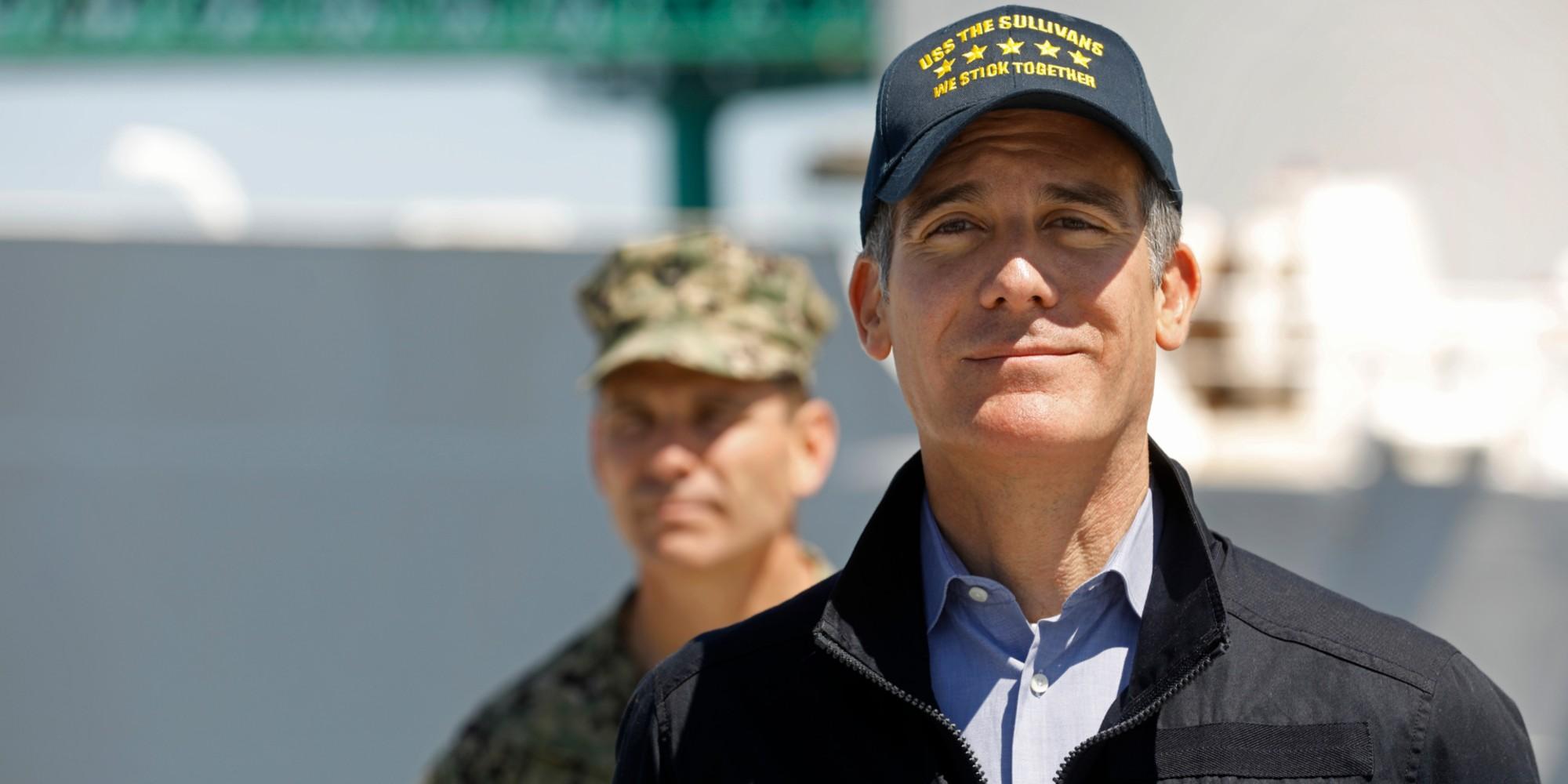 Covid: Ordenan a la población de Los Ángeles a quedarse en casa