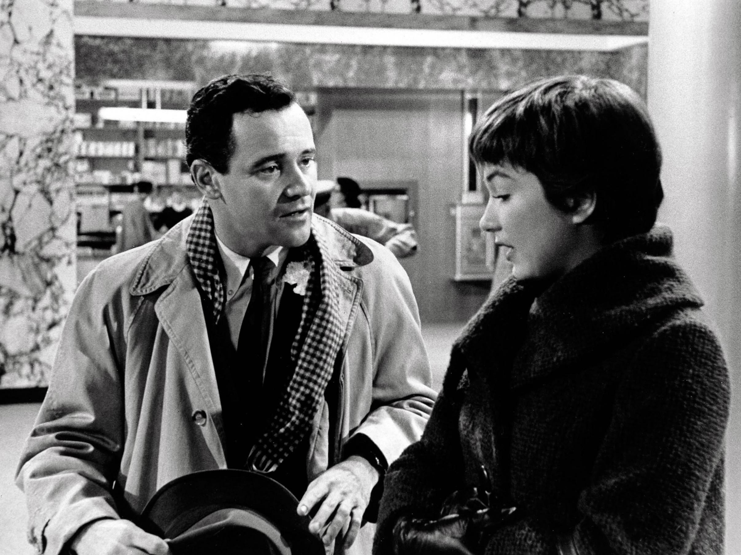 Jack Lemmon y Shirley MacLaine en 'El apartamento'