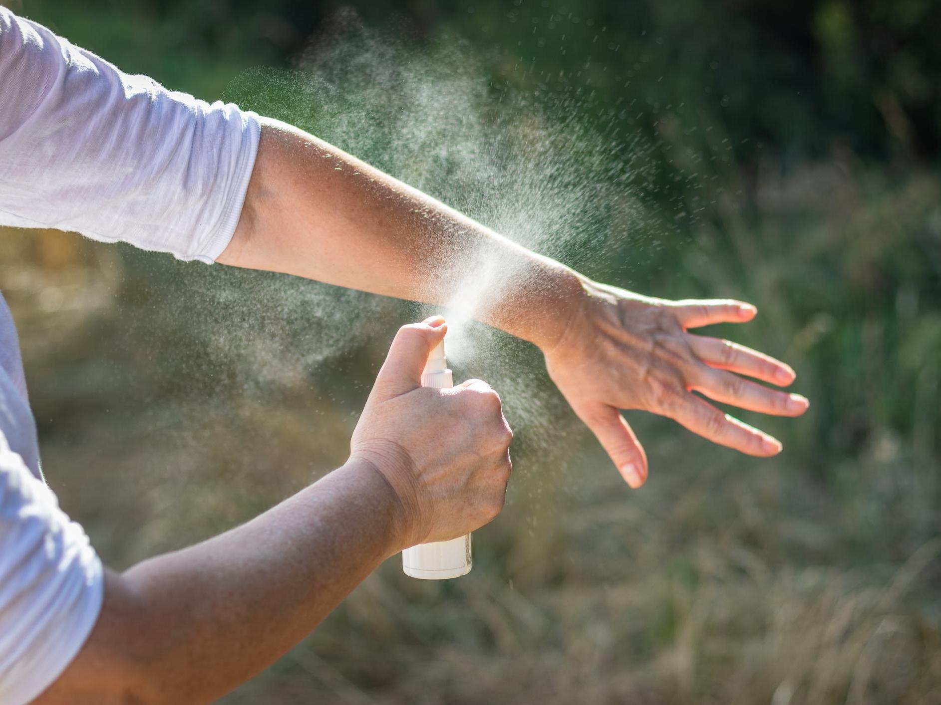 Se descubre que el aerosol común contra insectos mata el coronavirus