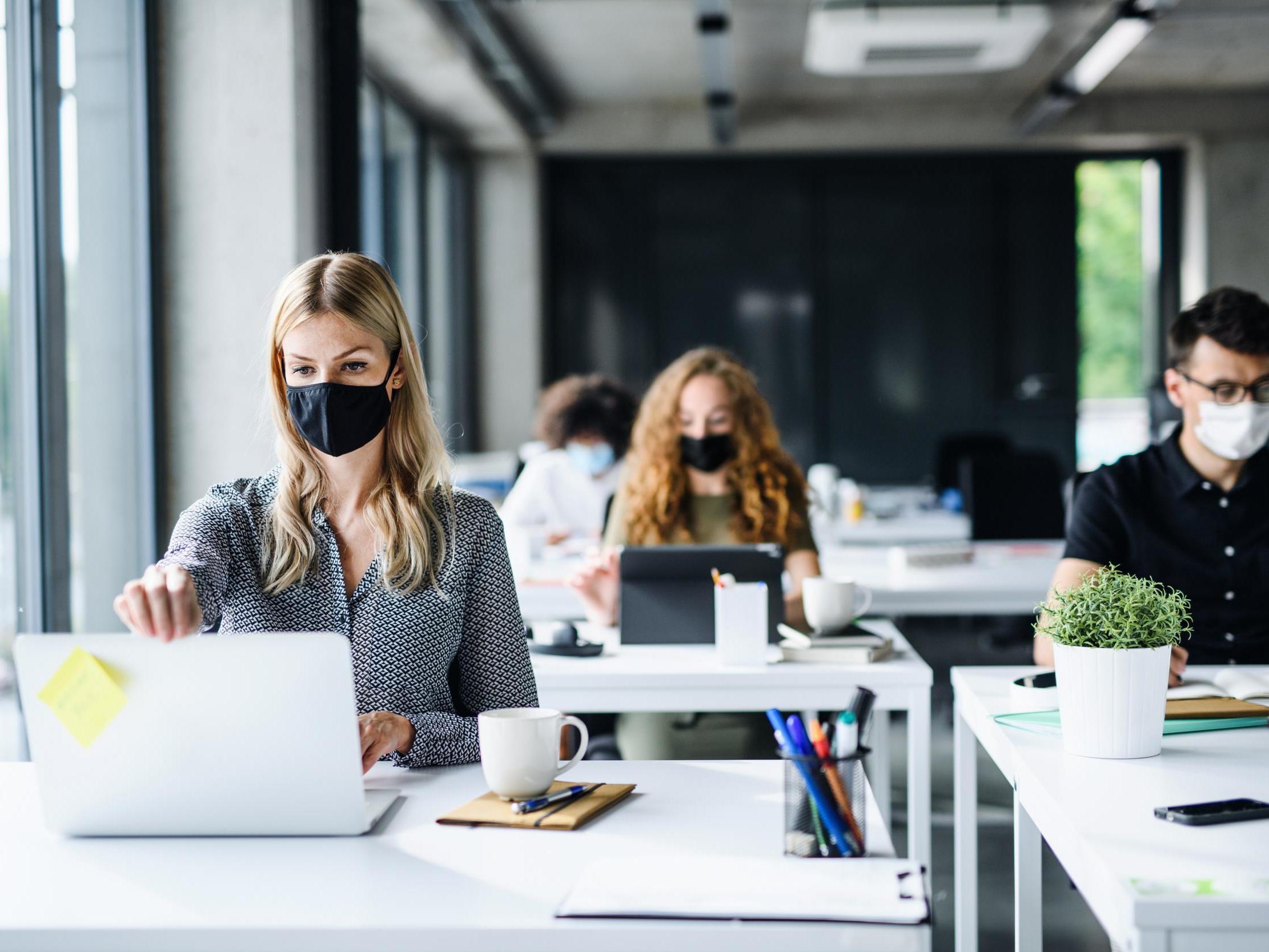 Coronavirus: ¿Cómo se sienten los empleados con el regreso a oficina?